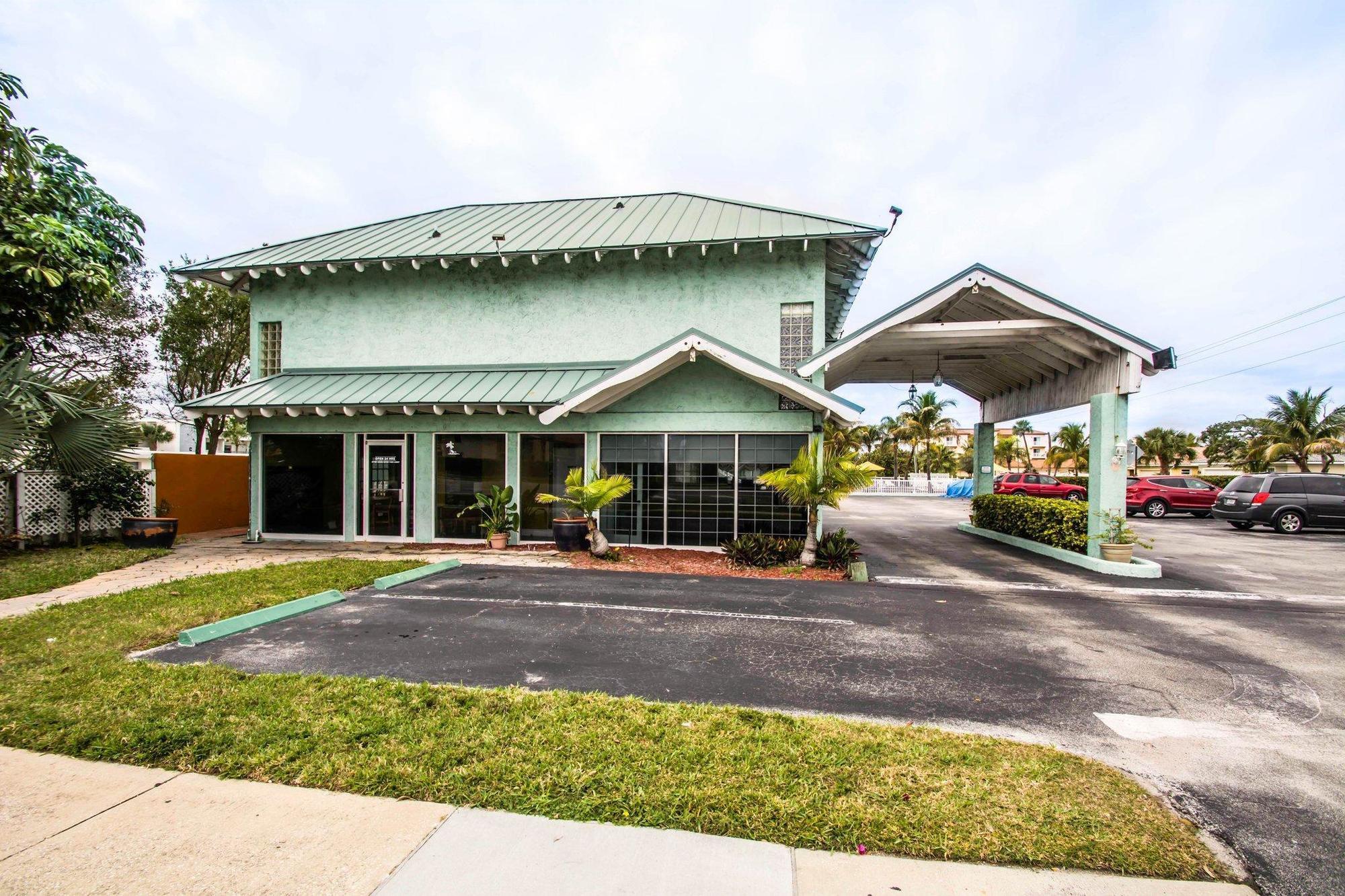 Econo Lodge Cocoa Beach - Near The Port Экстерьер фото